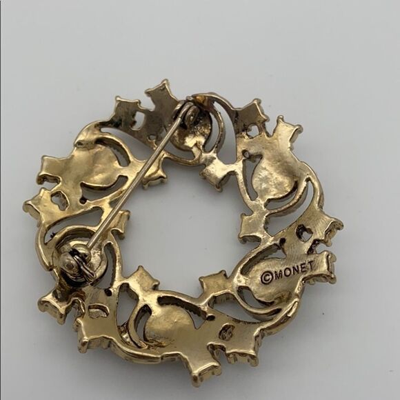 New Monet Pearl and Rhinestone Wreath Pin - Picture 3 of 5